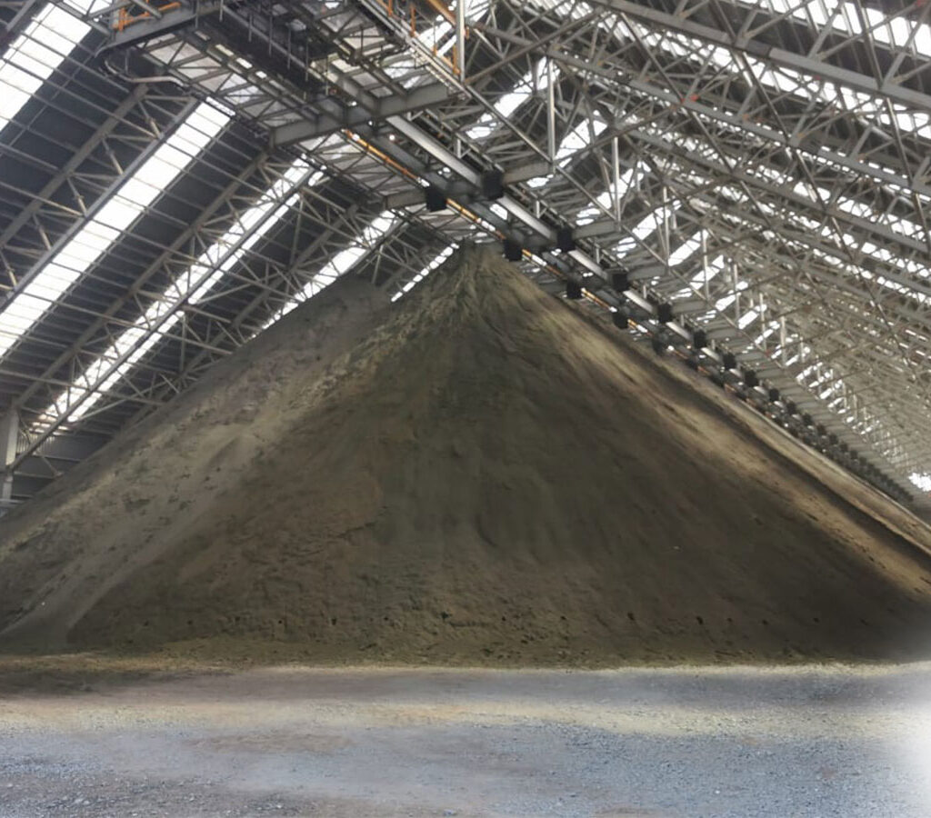 También se anunció que se autorizó formalmente a la empresa canadiense a extraer, procesar y exportar mineral almacenado en su mina. | Foto: First Quantum Minerals