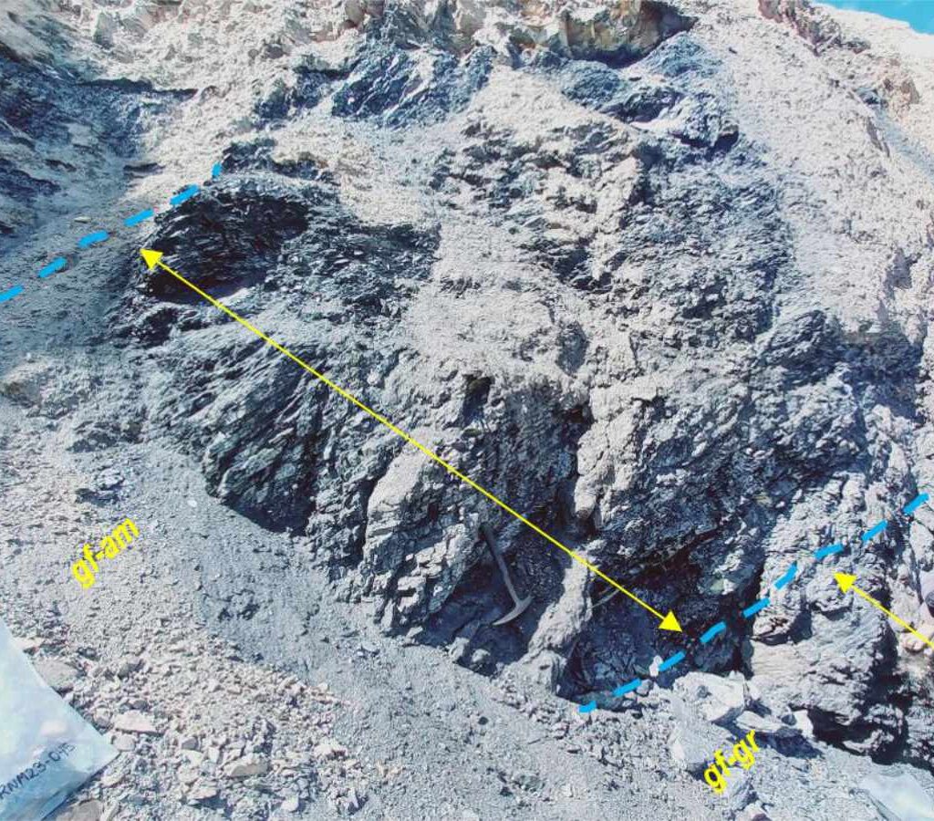 El grafito es un mineral estratégico cuyo interés ha crecido a nivel mundial, especialmente para la fabricación de baterías y la producción de grafeno.| Foto: Ingemmet