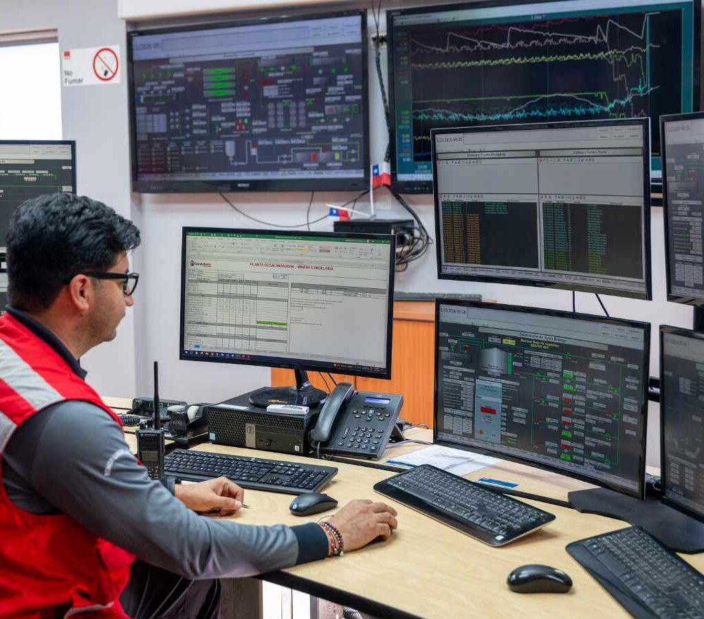 Mineras como Codelco, Collahuasi y Lundin Mining Candelaria tienen operaciones y proyectos que buscan incrementar el uso de agua desalada en sus procesos.| Foto: Lundin Mining  