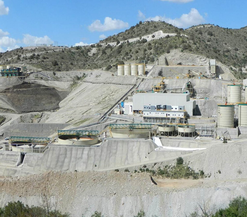 Se espera que la compra de la mina Del Toro se concrete a mediados de mayo de 2026.| Foto: First Majestic Silver