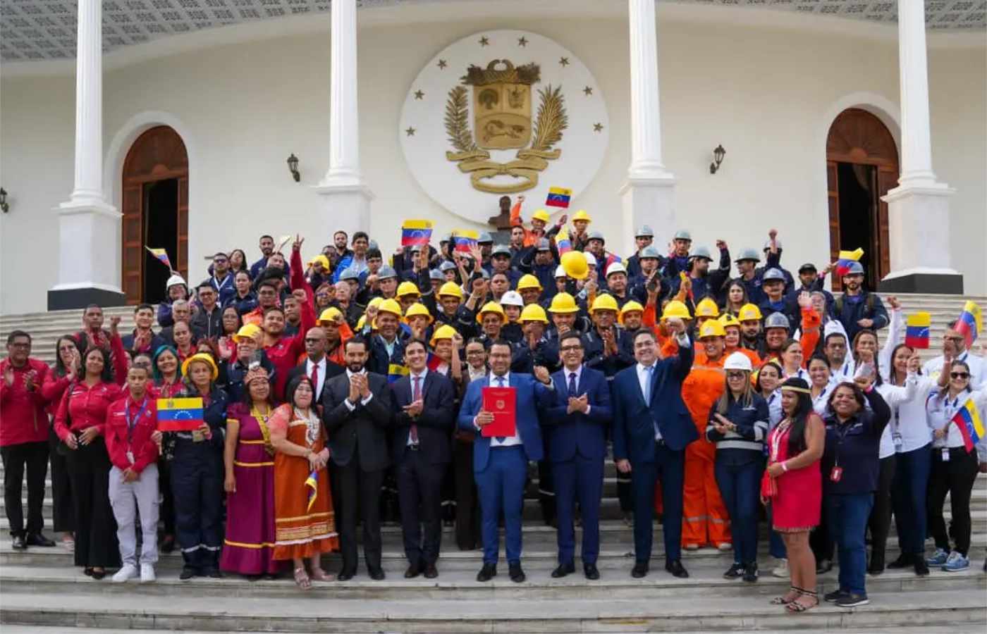 La ley, que estipula que el Banco Central será responsable de las ventas de oro, fue aprobada por unanimidad.| Foto: Gobierno de Venezuela