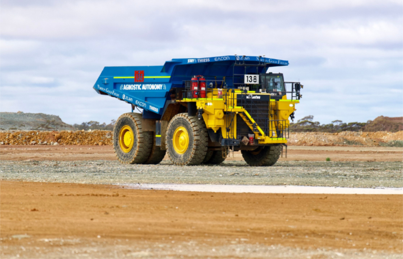Camión minero Komatsu HD1500 adaptado para operación autónoma.| Foto: EACON