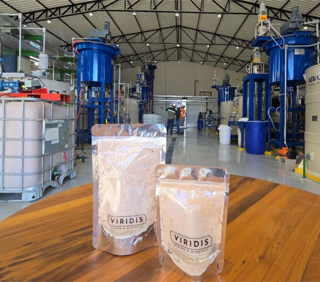 La planta fue diseñada para procesar 100 kilogramos por hora de arcilla mineralizada proveniente de las concesiones del proyecto Colossus.| Foto: Viridis
