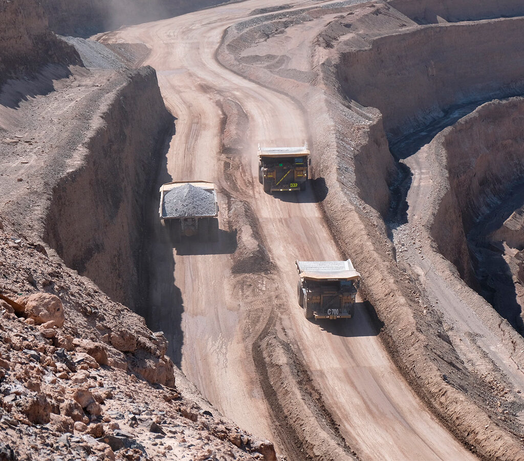De acuerdo con el informe, Chile conservará el 22% de la participación mundial, alcanzando los 5.3 millones de toneladas métricas pese a registrar una leve caída.| Foto: Codelco