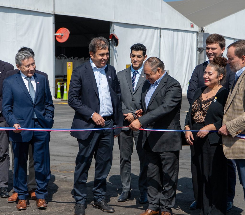 Se trata de 21 000 m² de infraestructura logística destinada al almacenamiento, consolidación y despacho de minerales críticos.