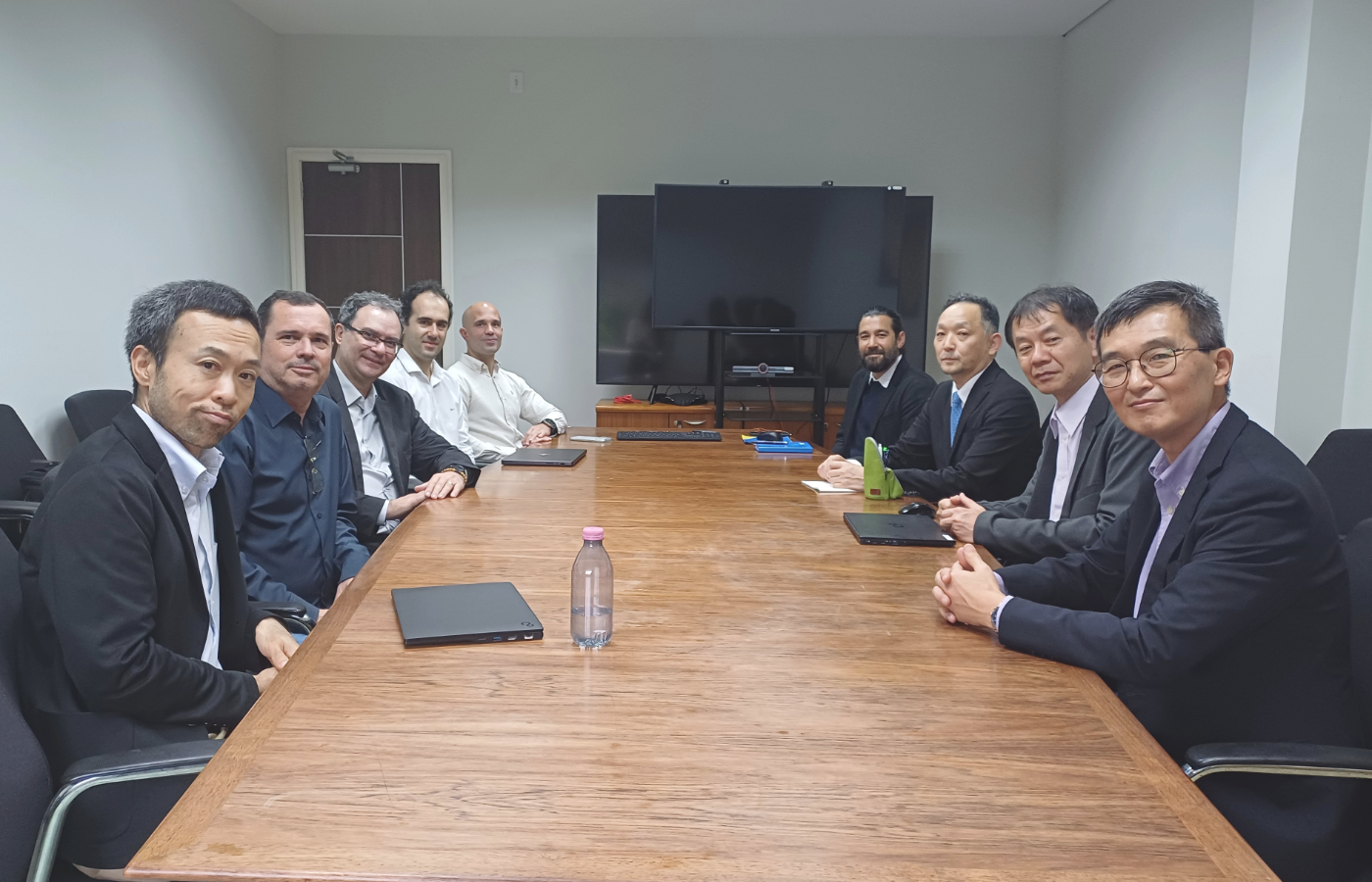 La cooperación entre SGB y RESTEC, facilitada por JICA, amplía el acceso gratuito a imágenes satelitales de alta resolución para proyectos de gestión territorial y reducción de riesgos.| Foto: Tariana Fernandes/SGB