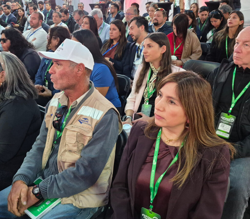 La minera firmó un compromiso con BancoEstado, Banco de Chile y Santander para fortalecer la educación financiera de empresas proveedoras.| Foto: Antofagasta Minerals