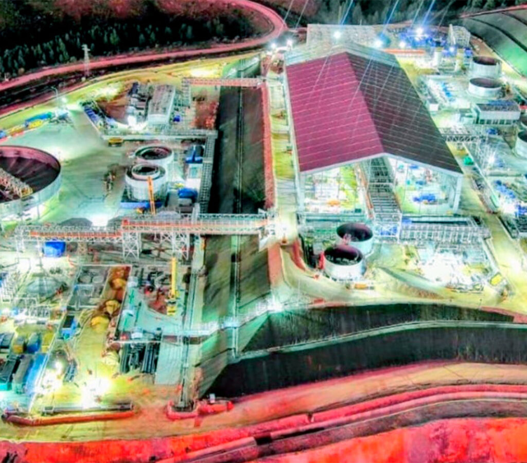 El contrato de 19 meses contempla la coordinación, supervisión y arranque de las plantas East Plant y West Plant.| Foto: Acciona