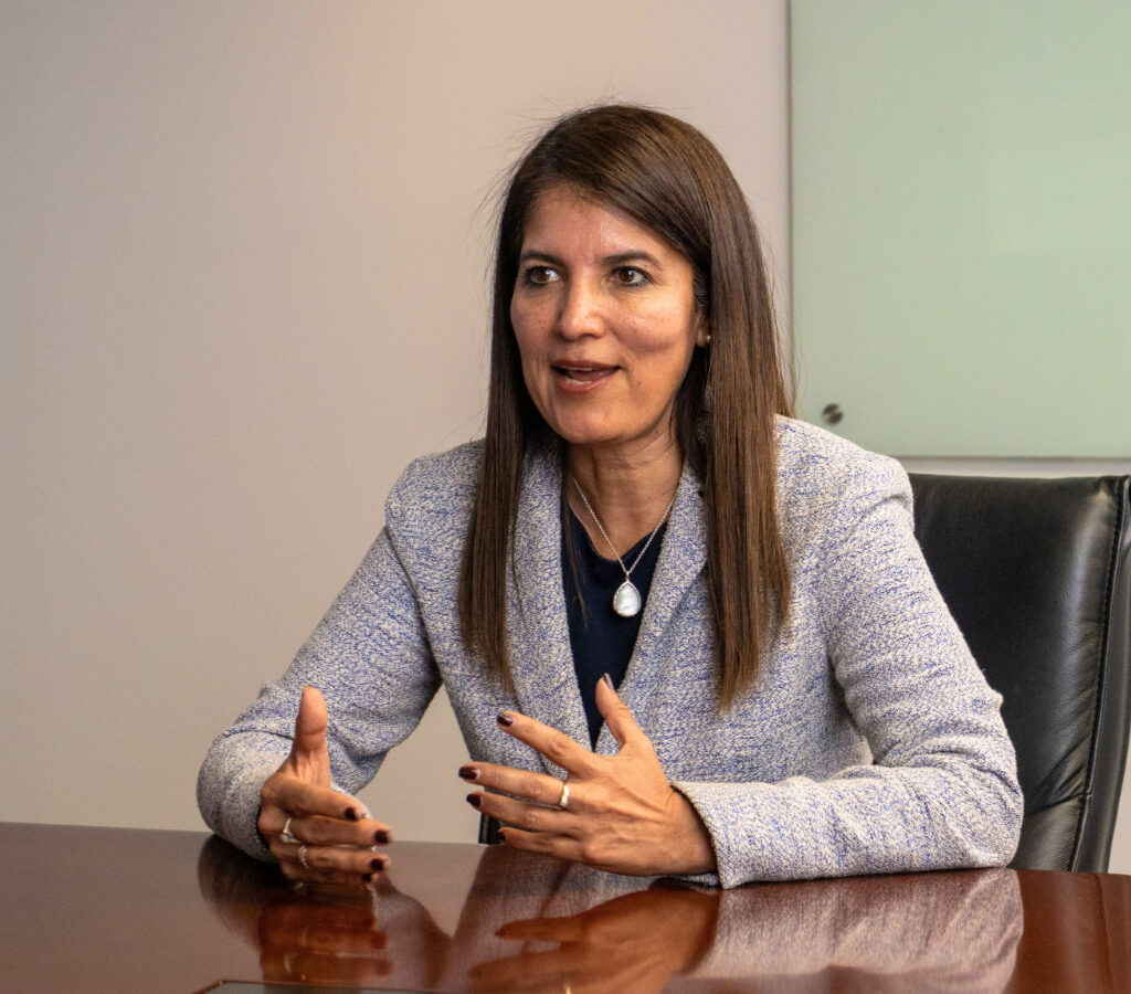 Julia Torreblanca, vicepresidenta de Asuntos Corporativos de Cerro Verde y speaker del World Mining Congress 2026, destacó las mejoras que la compañía ejecutará en los próximos años.| Foto: IIMP