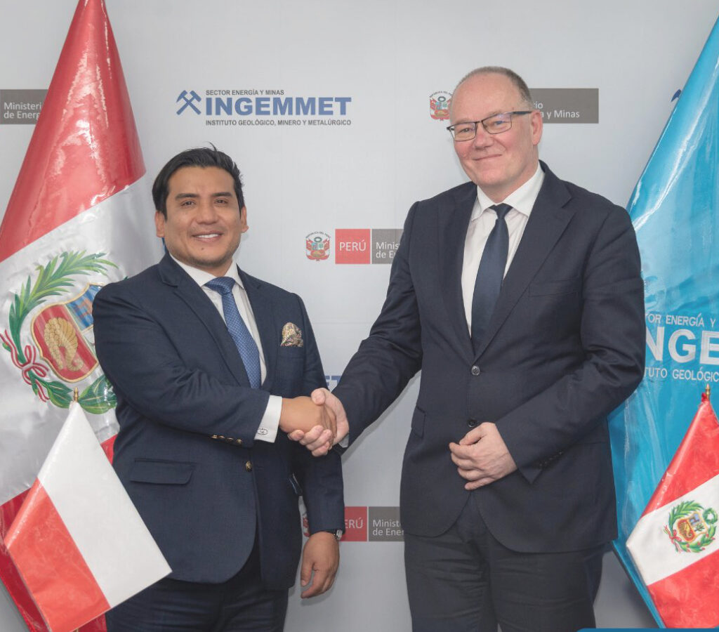 La delegación polaca conoció los avances del Ingemmet en el uso de inteligencia artificial para la prospección de recursos minerales y el potencial geológico del territorio peruano.| Foto: Ingemmet