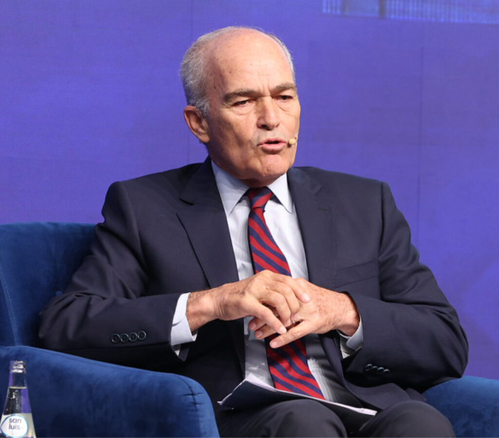 El presidente de Compañía de Minas Buenaventura destacó avances en eficiencia hídrica, el potencial geológico del Perú y el rol de la tecnología y la exploración para sostener el desarrollo de la industria minera.| Foto: IIMP