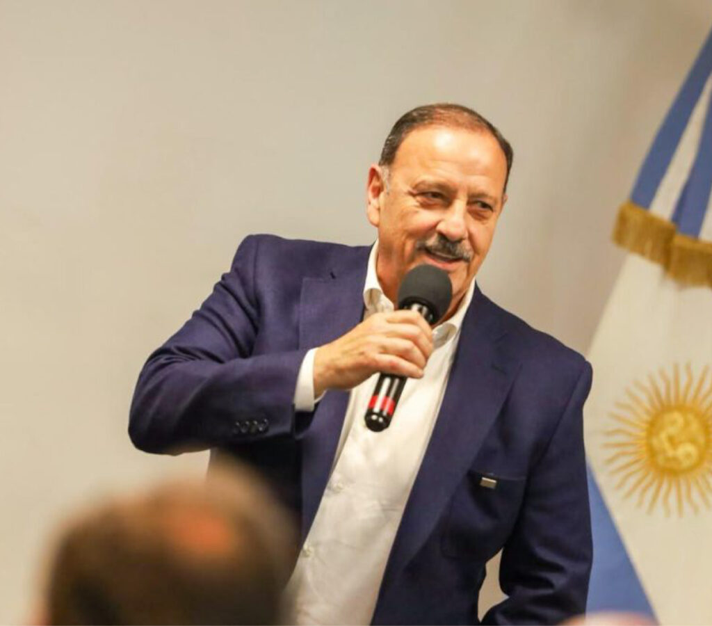 Ante empresarios, funcionarios y referentes del sector, el gobernador de La Rioja, presentó la iniciativa.| Foto: Gobierno de La Rioja
