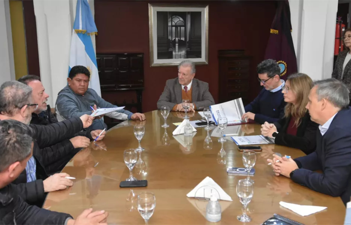La primera acción concreta será un curso de manejo de maquinaria vial en Tolar Grande.| Foto: Gobierno de Salta
