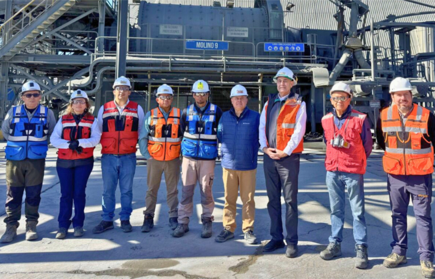 Ejecutivos de la estatal recorrieron Planta Cerrillos para conocer en terreno sus procesos, proyectos de crecimiento y fortalecer la colaboración entre ambas organizaciones.| Foto: Enami