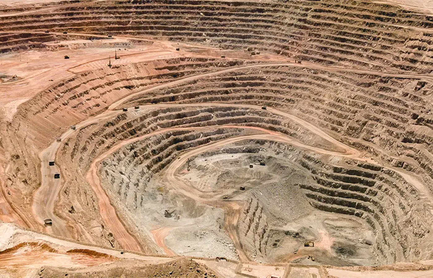 Sierra Gorda es una mina de cobre a cielo abierto situada en el desierto de Atacama, en la región de Antofagasta.| Foto: South32