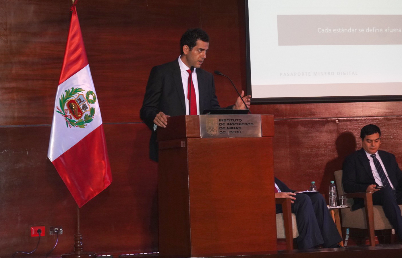 Especialistas destacan que la tecnología permitiría verificar el origen del mineral, reducir costos de control y generar incentivos para la formalización.| Foto: IIMP
